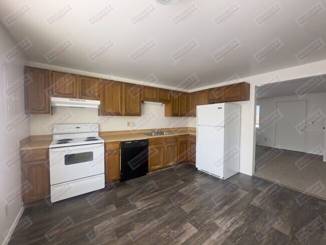 Building Photo - Ealges Nest Apartments