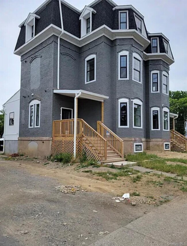 Building Photo - 58 Smith St