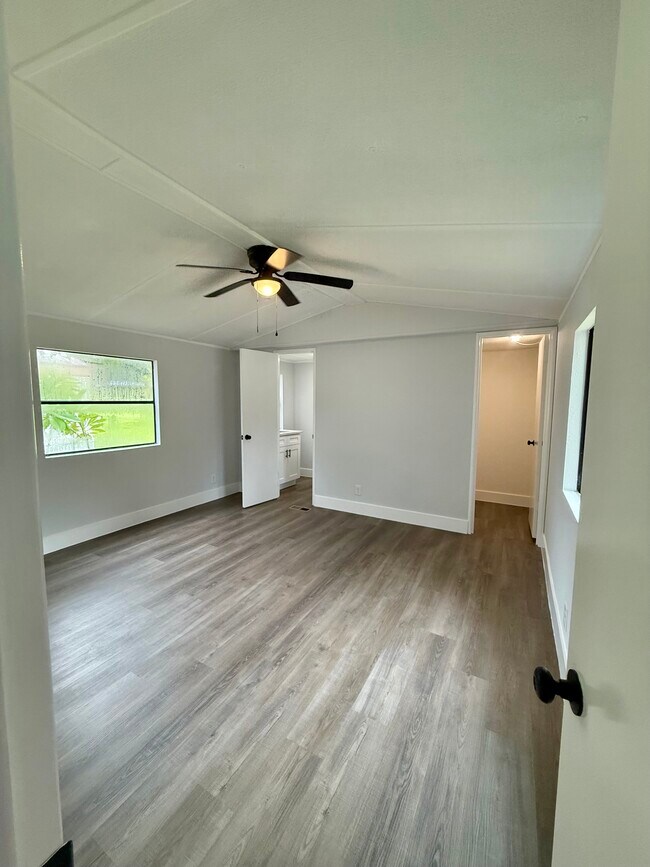 Building Photo - 516 De Resine Carre St