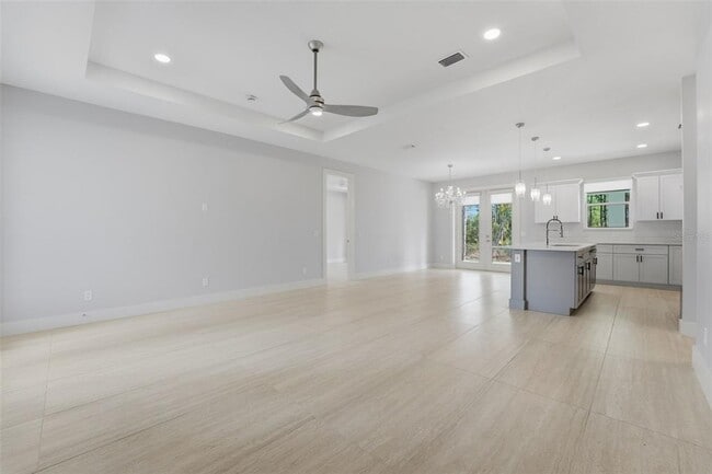 Building Photo - 5823 Burwin Ave