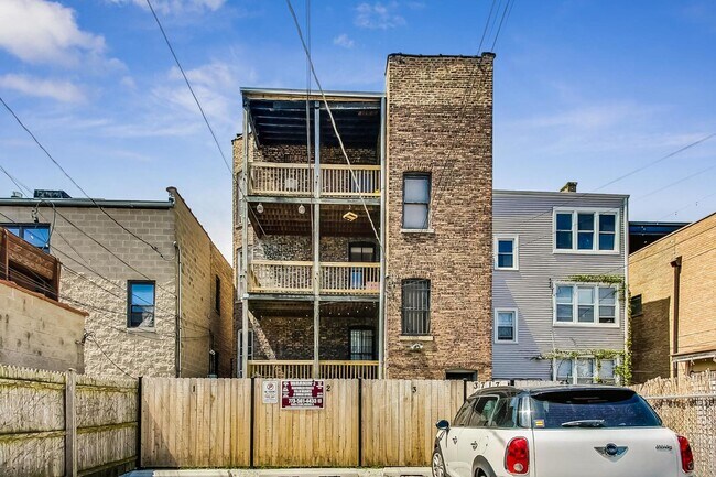 Building Photo - 3717 N Magnolia Ave