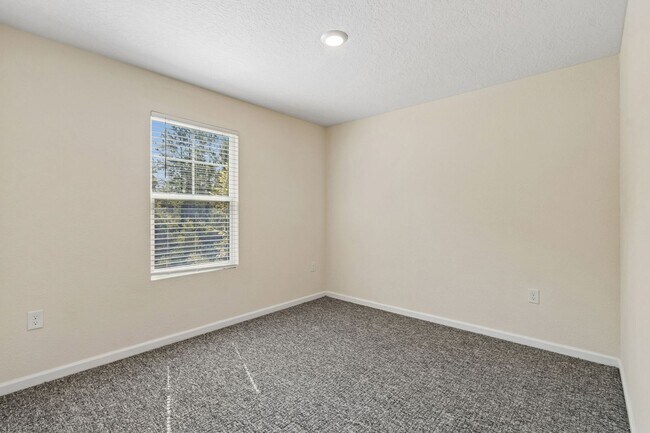 Building Photo - 86928 Mainline Rd