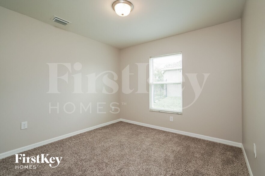 Building Photo - 1123 SW 16th Terrace