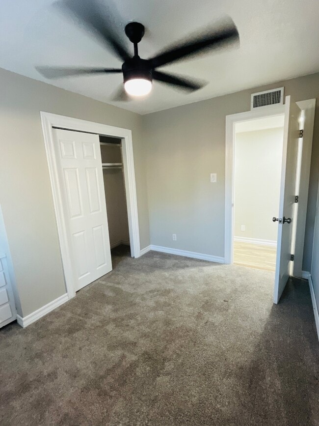 Building Photo - 6407 Los Altos Dr