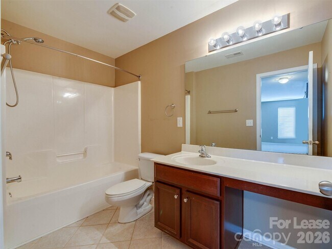 Building Photo - 8164 Bridgegate Dr