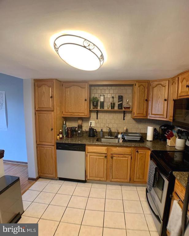 Building Photo - 4055 Cardin Pl