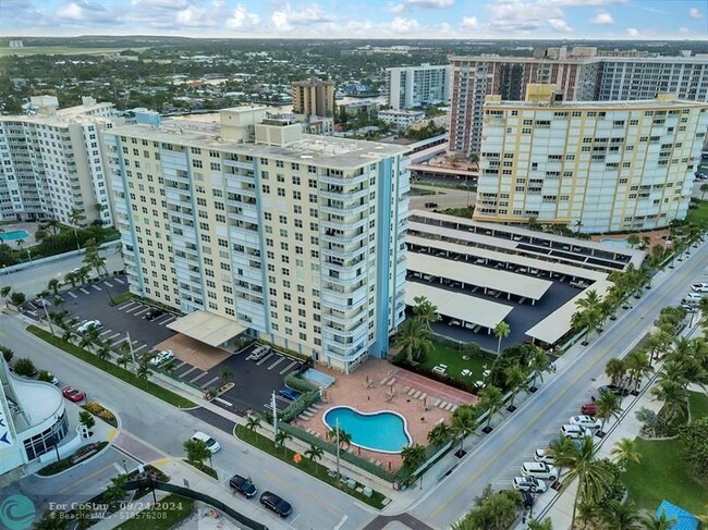 Building Photo - 305 N Pompano Beach Blvd