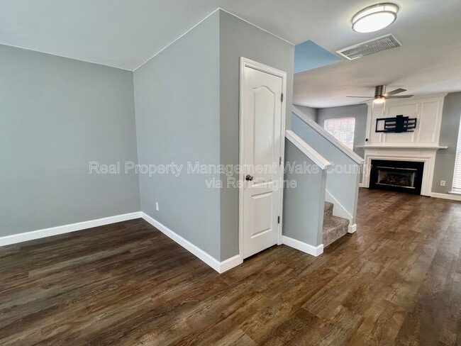 Building Photo - 213 Piney Woods Ln