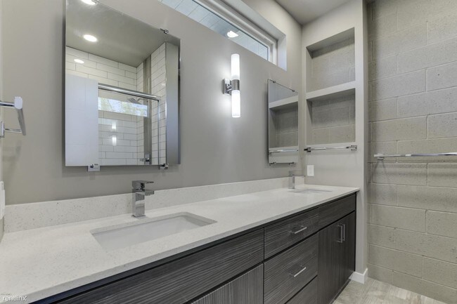 Building Photo - 3 br, 2.5 bath  - 2727 Thomas