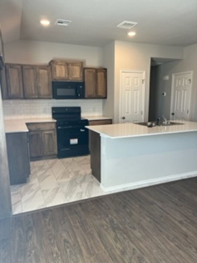 Building Photo - 1st Month Free!