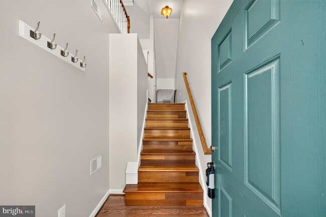 Building Photo - 6805 Oregano Ln