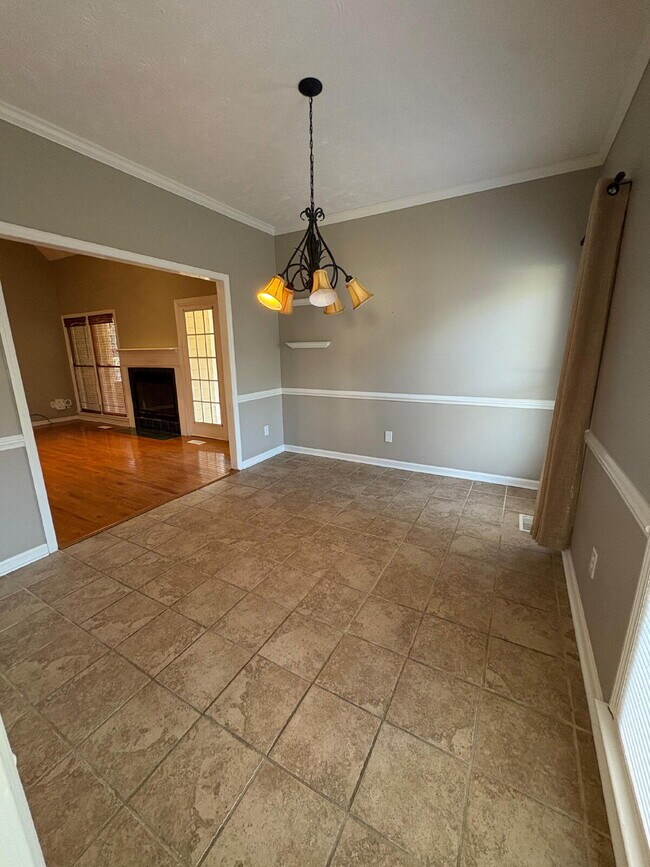 Building Photo - Beautiful executive home, in desirable neighborhood close to schools and Fort Bragg