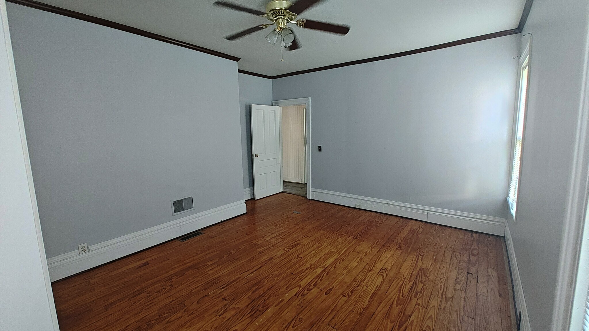 Bedroom 2 - 706 W Kalamazoo Ave