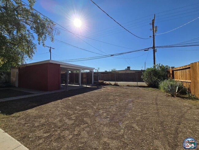 Building Photo - 1467 Hamilton Ave