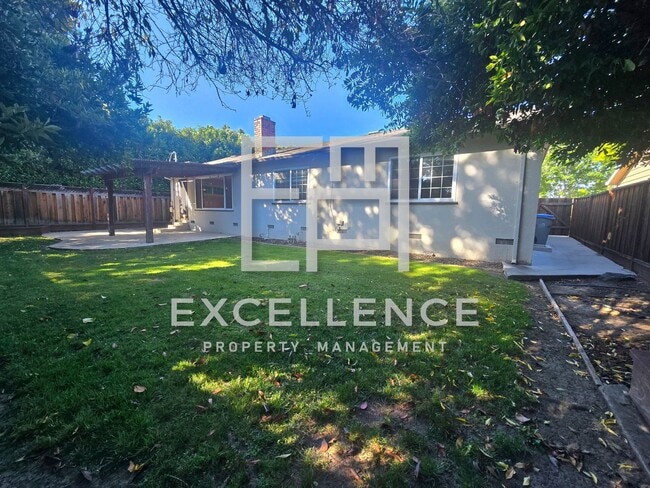 Building Photo - Willow Glen 3 Bedroom + Office With Attached Bathroom, Yard with Covered Patio, Strict One Pet Ne...