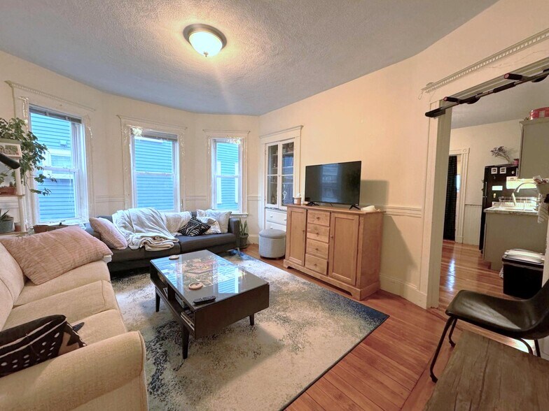 Building Photo - 28 Lexington Ave