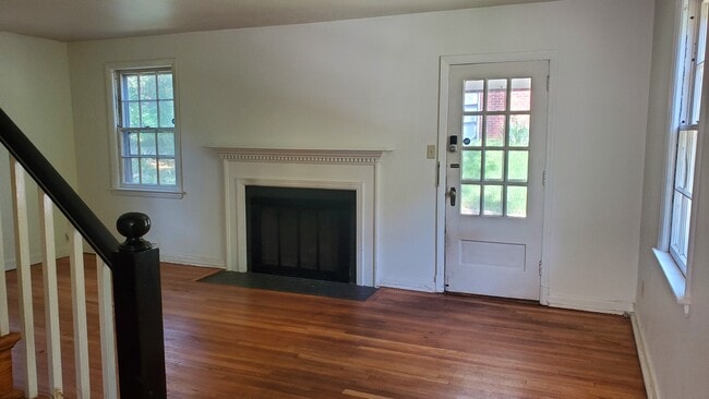 Building Photo - 9606 Cedar Ln