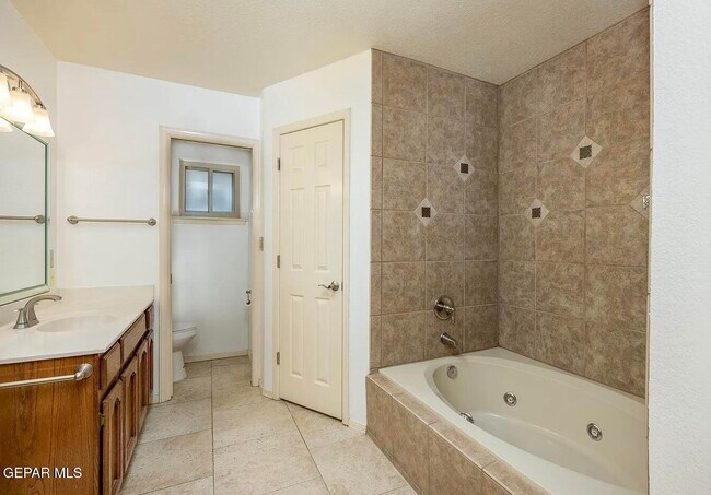 Building Photo - 6564 Brisa Del Mar Dr