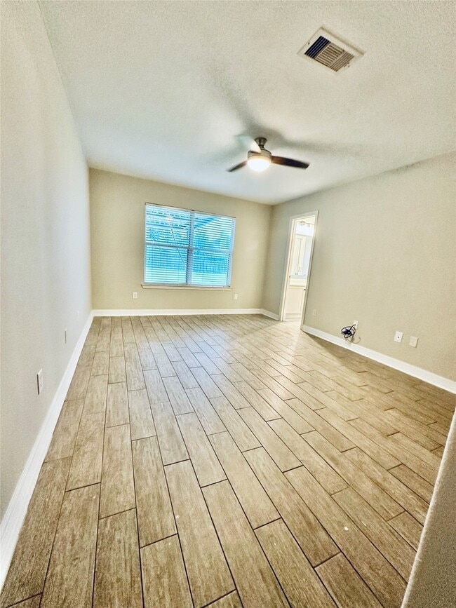 Building Photo - 21604 Horseshoe Dr