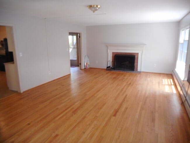 Building Photo - 116 N Union Ave