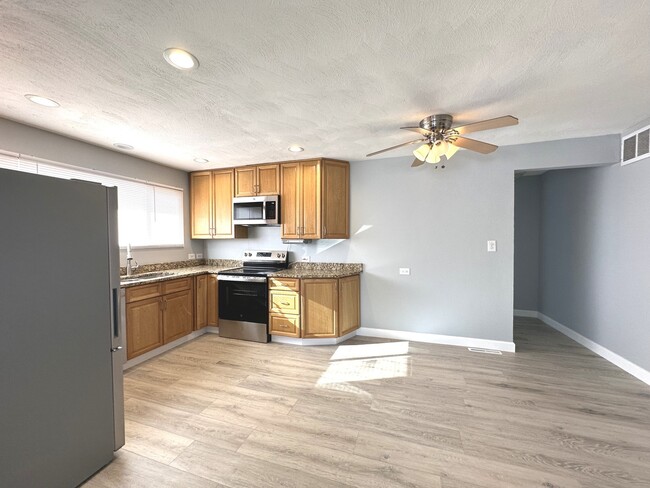 Building Photo - 1410 Beverly Ln