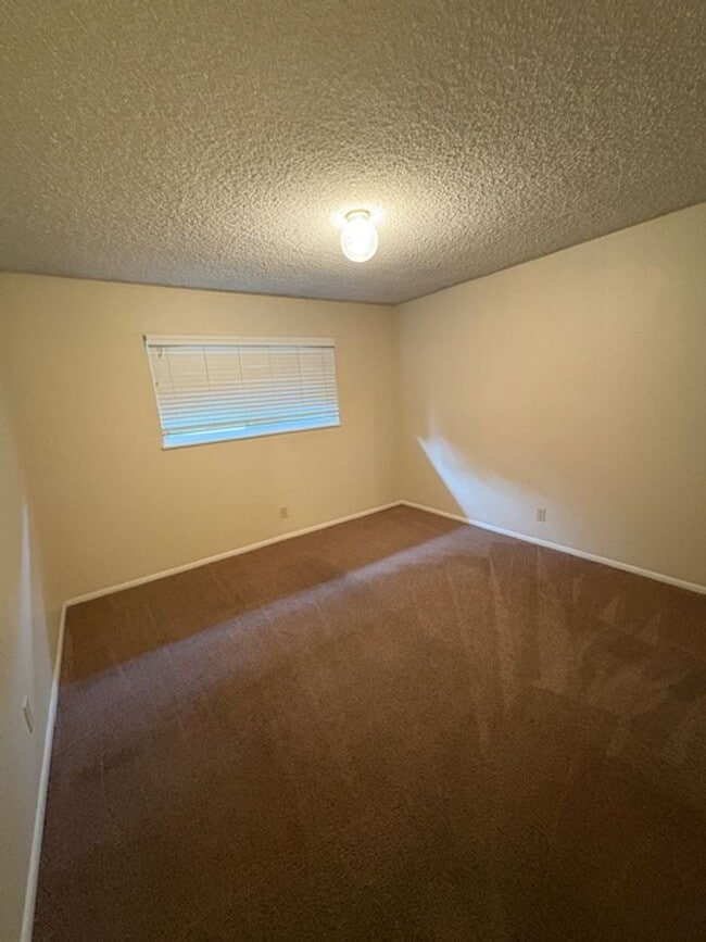 Building Photo - 650 Serrano Dr