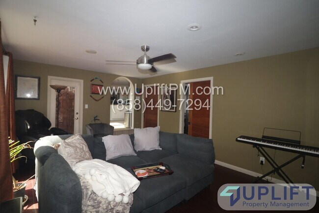 Building Photo - 2655 Chauncey Dr