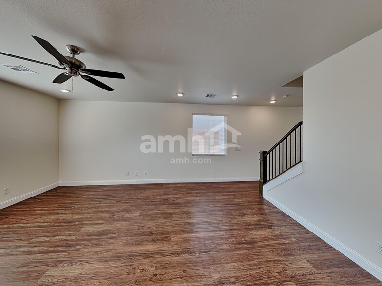 Building Photo - 707 Terrain Star Ave