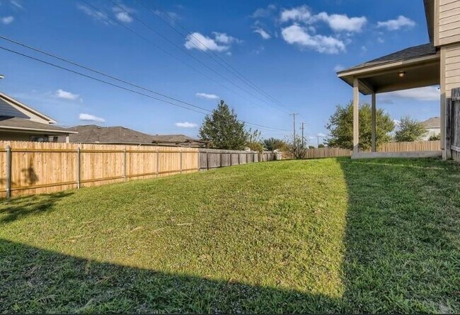 Building Photo - 301 Comal Run