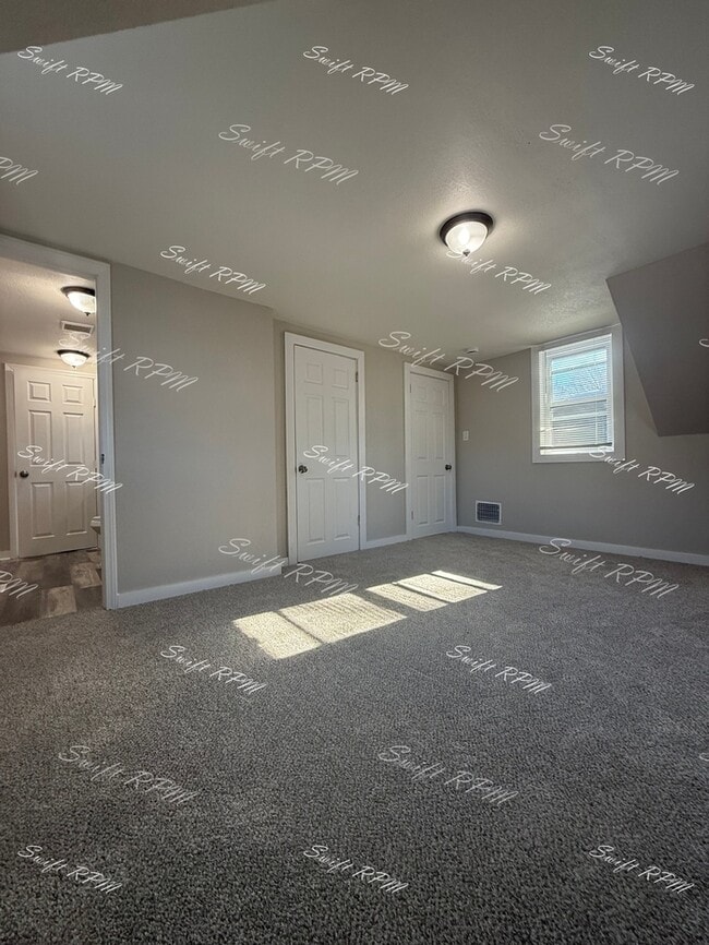 Building Photo - 909 3rd Ave