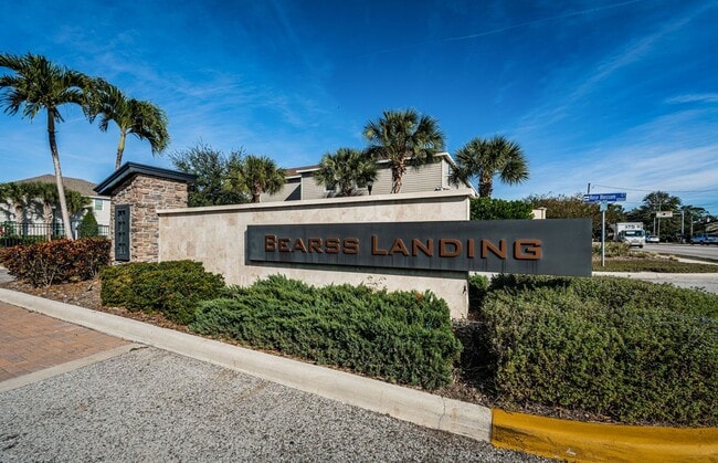 Building Photo - Large 3/3/2 Townhome Carrollwood