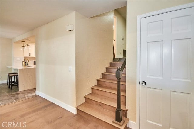 Building Photo - 950 S Rim Crest Dr