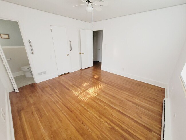 Building Photo - Spacious 3-Bed, 2-Bath Brick Ranch Home for Rent – Woodlawn Rd, Near Park Rd