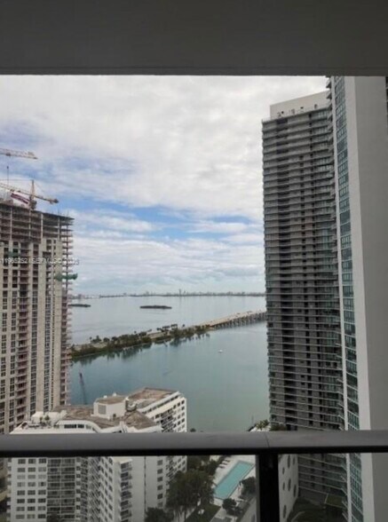 Building Photo - 501 NE 31st St