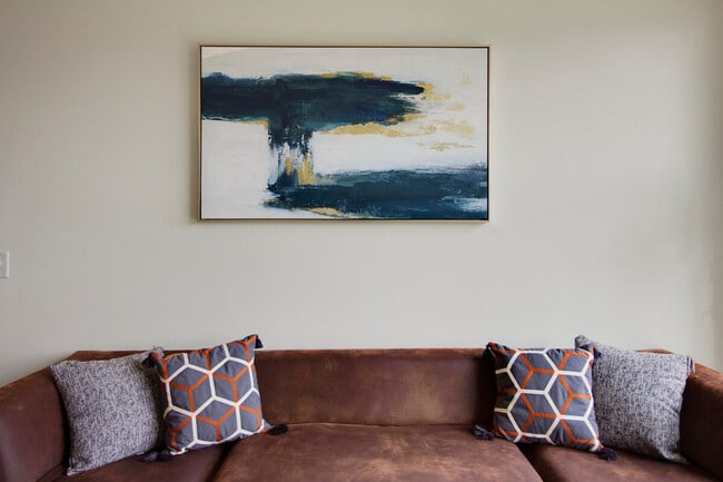 Building Photo - 200 S Peyton St