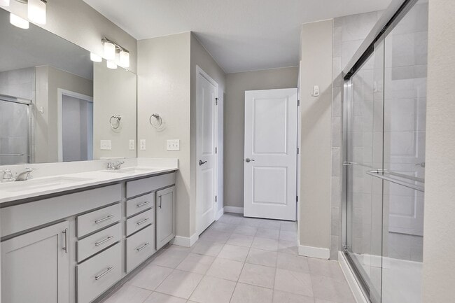 Building Photo - $3,190.95 - 5 Bed, 3 Bath Home in Thornton with Cozy Fireplace and Fenced-in Yard