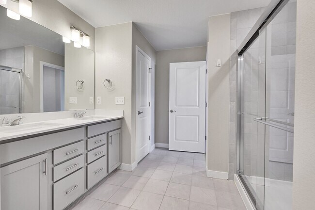 Building Photo - $3,340.95 - 5 Bed, 3 Bath Home in Thornton with Cozy Fireplace and Fenced-in Yard