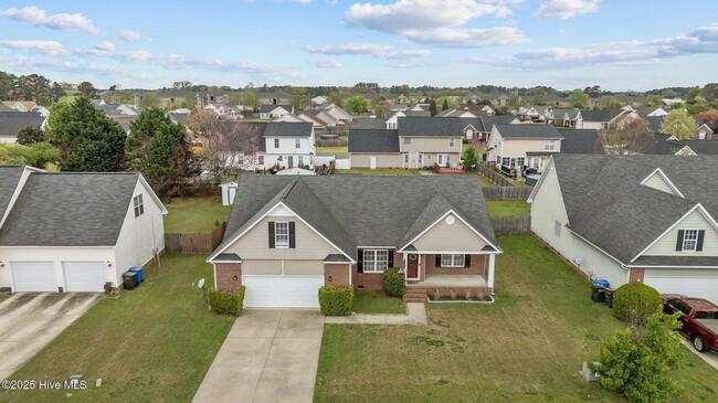 Building Photo - 8246 English Saddle Dr