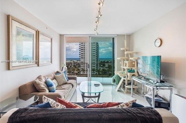 Building Photo - 3020 NE 32nd Ave