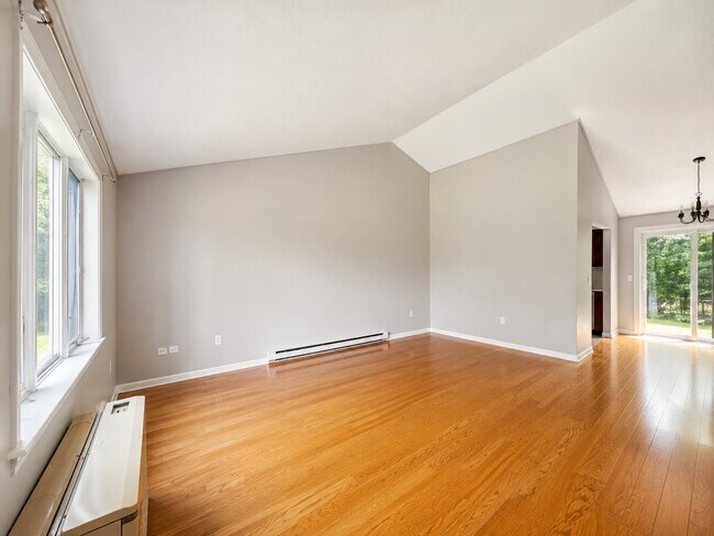 Building Photo - 9 Oakview Dr