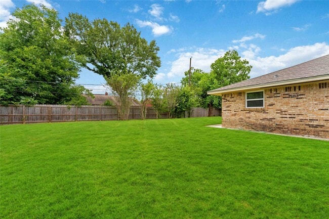 Building Photo - 11419 Panay Dr