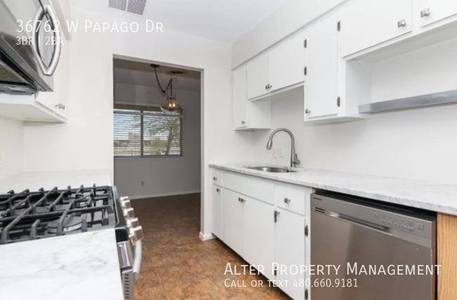 Building Photo - 36762 W Papago Dr