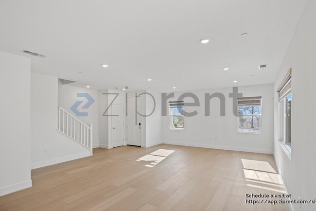 Building Photo - 53 W San Francisco Dr