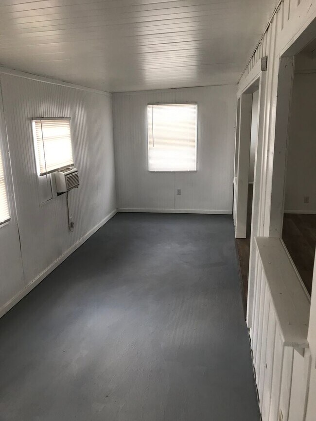Building Photo - 55+ Community Move in Special Half off fir...