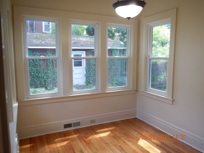 Building Photo - Beautiful Corner Lot Home On Quiet Residen...