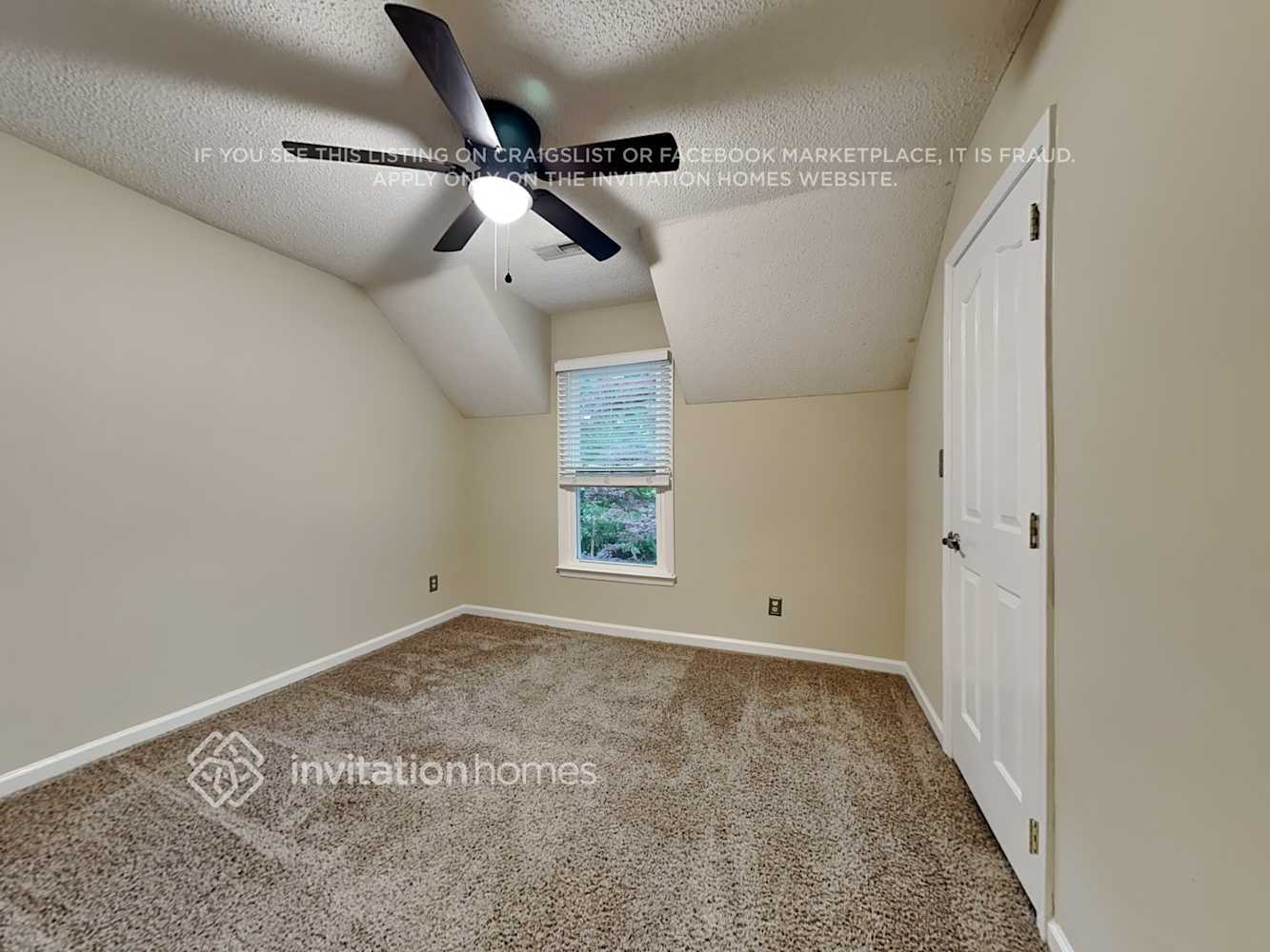 Building Photo - 6926 Wolf Run Dr