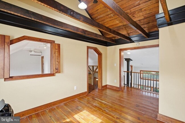 Building Photo - 27 E Broad Way