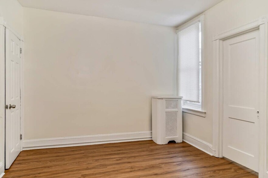 Building Photo - 4808 N Franklin St
