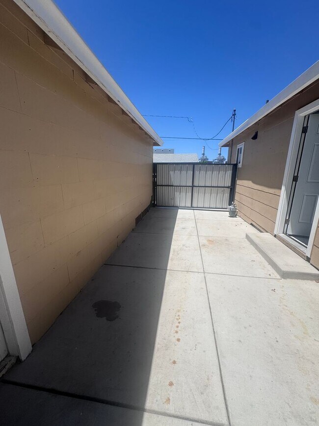 Building Photo - Rare waterfront rental home opportunity at the blue sky Marina in Antioch!