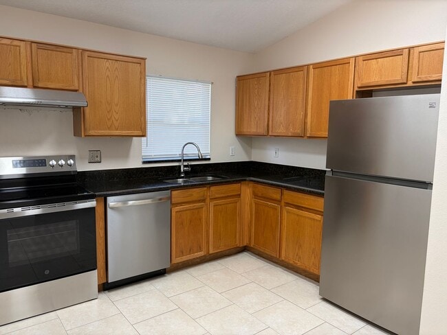 Building Photo - Spacious 3 Bd 2 Bth Home Available Now in Minneola!